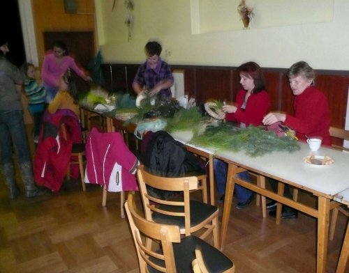 Klub dobré pohody - Výroba adventních věnců - 25.11.2010